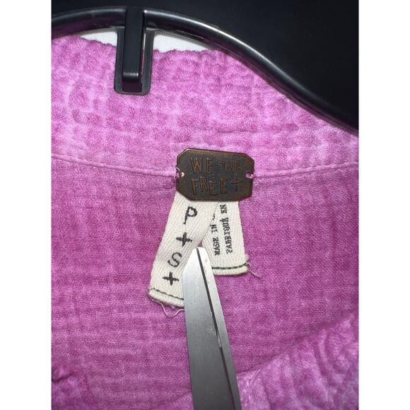 Free People We The Free Blouse Women’s SZ PS Washed Berry Button Down Tunic - Picture 3 of 6